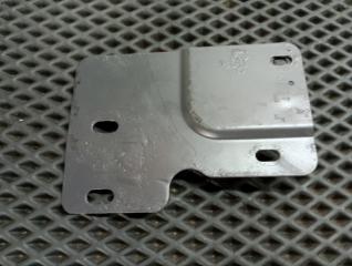 Кронштейн капота правый XF95 2002 XE315 Кронштейн капота правый XF95 2002 XE315