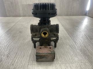 Клапан ускорительный Volvo FH13 2011