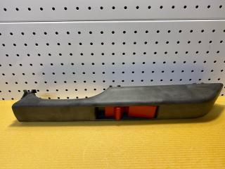 Ручка двери правая MERCEDES 1722-1831-34 новая Ручка двери правая MERCEDES 1722-1831-34