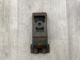 Кронштейн переднего стабилизатора Scania R 2012