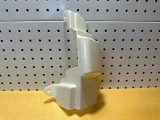 Крышка петли двери правая MAN TGS новая Крышка петли двери правая MAN TGS