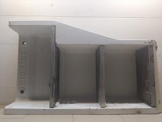 Корпус подножки правый RENAULT MAGNUM