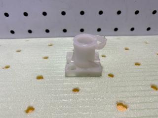 Кронштейн фары VOLVO FH12 новая Кронштейн фары VOLVO FH12