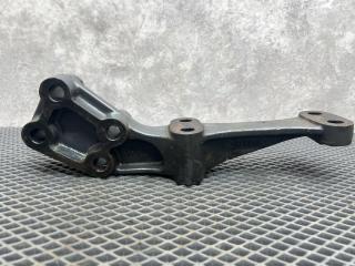 Кронштейн замка кабины Renault Premium