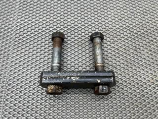 Серьга рессоры в сборе с болтами MAN TGA TGS TGX TGL TGM