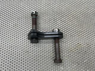 Серьга рессоры в сборе с болтами MAN TGA TGS TGX