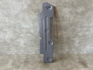 Кронштейн фары правый новая Кронштейн фары правый