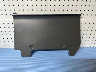 Крышка бампера правая новая Крышка бампера правая