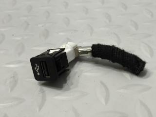 Гнездо USB переднее 5-Series 2018 G30 B57D30A Гнездо USB переднее 5-Series 2018 G30 B57D30A