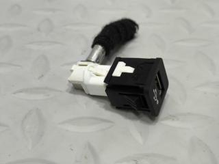 Гнездо USB переднее BMW 5-Series G30 B57D30A Гнездо USB переднее BMW 5-Series G30 B57D30A