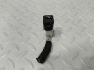 Гнездо USB переднее 5-Series 2018 G30 B57D30A Гнездо USB переднее 5-Series 2018 G30 B57D30A