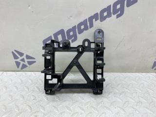 Фото запчасти кронштейн Porsche Taycan 2021 Б/У запчасть Запчасть кронштейн Porsche Taycan 2021