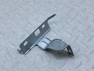 Фото запчасти кронштейн передний правый Porsche Taycan 2021 Б/У запчасть Запчасть кронштейн передний правый Porsche Taycan 2021