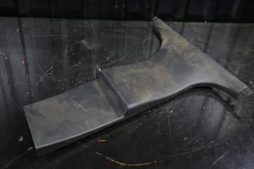 Обшивка средней стойки левая BMW 5