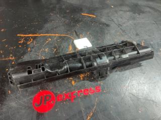 Кронштейн радиатора BMW 1 2005