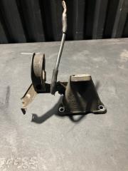 Кронштейн опоры двигателя правый Audi A6 2003