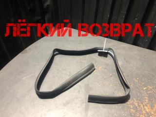 Уплотнитель капота задний BMW 1