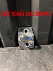 Запчасть клиновой фиксатор замка двери BMW