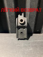 Запчасть кронштейн радиатора SUBARU