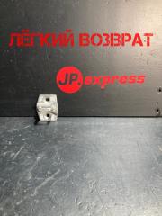 Фото запчасти клиновой фиксатор замка двери задний BMW 1 2013 Б/У запчасть Запчасть клиновой фиксатор замка двери задний BMW 1 2013