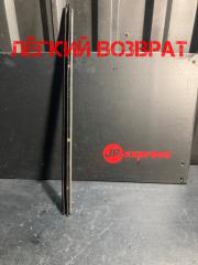 Уплотнитель стекла внутренний задний левый BMW 1 2013 Б/У Уплотнитель стекла внутренний задний левый BMW 1 2013