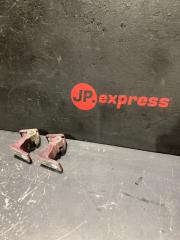 Петли двери передние правые Audi A1 2012