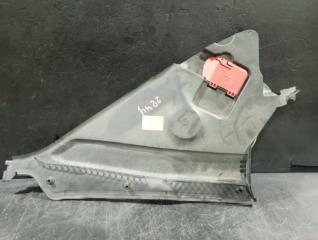 Пластик под капотом BMW 3 2012