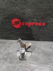 Захватный крюк капота левый BMW 1 2010