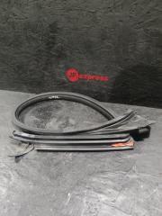 Уплотнитель двери передний правый Audi A5 2008