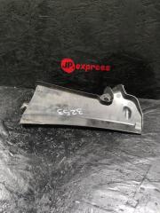 Пластик под капотом BMW 1 2012