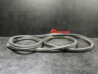 Уплотнитель багажной двери правый BMW 6 2006