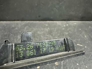 Плафон подсветки номера 3 E92