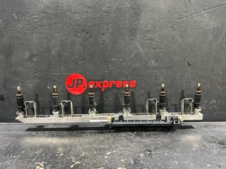 Топливная рампа с форсунками BMW X1 2010