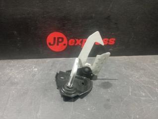 Захватный крюк капота правый BMW 5 2012