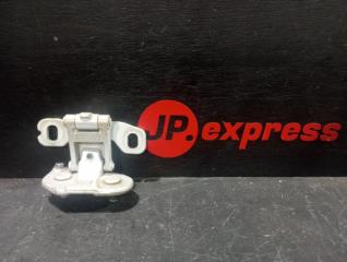 Петля двери багажника левая BMW X1 2010