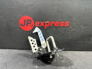 Захватный крюк капота левый BMW 5 2010