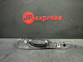 Кронштейн бачка стеклоомывателя BMW 5 2006