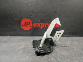 Захватный крюк капота правый BMW 6 2014