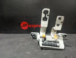 Петля крышки багажника правая BMW 5 2006