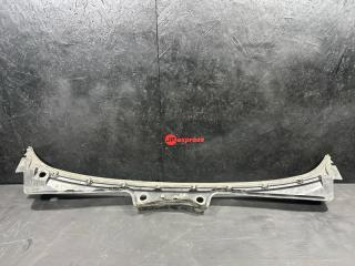 Планка обтекателя (жабо) BMW 5 E60 N52B25A Планка обтекателя (жабо) BMW 5 E60 N52B25A