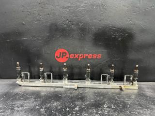 Топливная рампа с форсунками BMW 5 2010