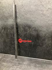 Уплотнитель стекла внутренний передний правый Renault Duster 2017 контрактная Уплотнитель стекла внутренний передний правый Renault Duster 2017