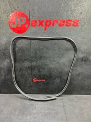 Уплотнитель багажной двери Renault Duster 2017