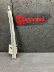 Запчасть направляющая стекла двери передняя левая Renault Duster 2017