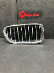Решетка радиатора правая BMW 5