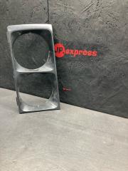 Запчасть накладка на фару правая Ваз 2106