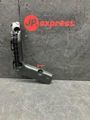 Кронштейн бампера Toyota Corolla 2012-2019 новая Кронштейн бампера Toyota Corolla 2012-2019