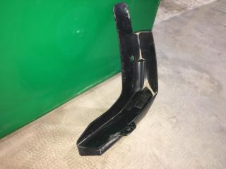 Задний правый брызговик задний правый X-Trail