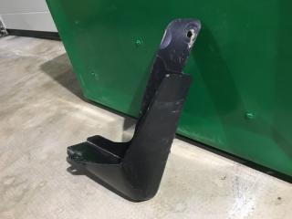 Задний правый брызговик задний правый Nissan X-Trail