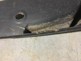 Задний правый брызговик задний правый X-Trail